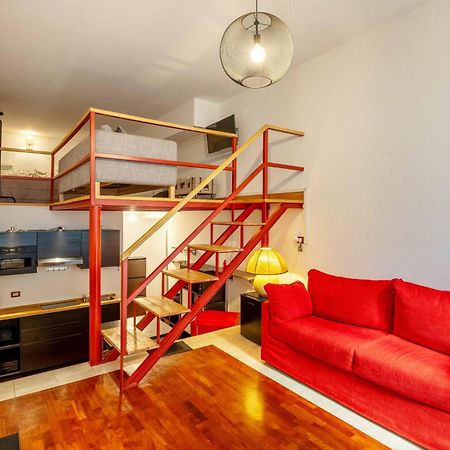 One Bedroom Apartment With Terrace Near Duomo Milán Exterior foto